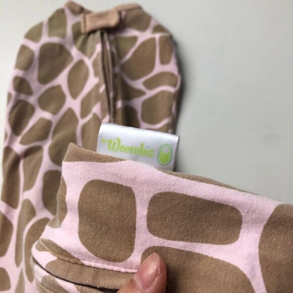 WOOMBIE Grow With Me Leggies Style Swaddle giraffe print - Picture 2 of 6